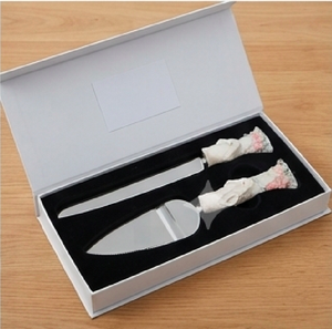 Elegant Stainless Steel Cake Knife and Server Set With White Floral Handle Ideal For Dessert Serving And Wedding Gifts - Product Image 4