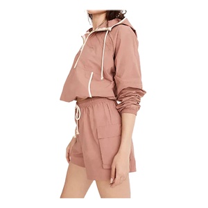 Conjuntos de Chaqueta Cortavientos para Mujer de Alta Calidad, Nuevo Diseño, Logotipo OEM Impreso, Conjunto de 2 Piezas con Capucha y Pantalones Cortos, Patrón Sólido, Conjuntos de Mujer 2026 - Product Image 2