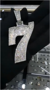 จี้เพชรโมอิสซาไนต์ทรงบาแกตต์แบบฮิปฮอป ขนาด 2.5 นิ้ว หมายเลข 7  จี้แบบมีประกายวิบวับสำหรับแร็ปเปอร์ จี้ตัวอักษรหมายเลข - Product Image 3