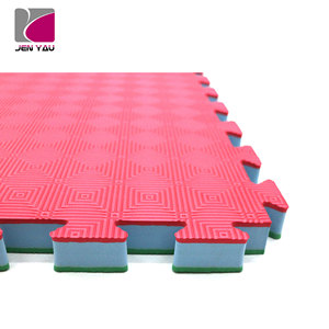 Interlocking New Grid Design Mat 100x100cm 20mm UKAS Approved for Fitness Center Dojo - Product Image 4
