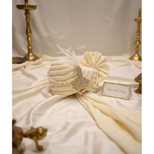 ผ้าโพกหัวเจ้าบ่าวทำมือจากผ้าไหมครีมประดับคริสตัลและขนนก - Product Image 1