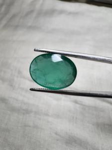 Émeraude Sakota naturelle, taille ovale, 5,67 carats, pierre précieuse verte, haute qualité, vente en gros - Product Image 1