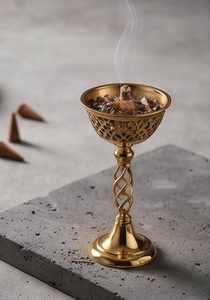 Porte-encens en fer doré sur pied, design torsadé, brûleur d'encens, diffuseur d'aromathérapie, support décoratif, cadeau - Product Image 3