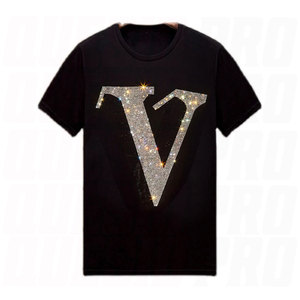 เสื้อยืดสตรีทแวร์คุณภาพสูงสำหรับผู้ชาย ผ้าคอตตอนหนา 220GSM ประดับเพชรเทียม เสื้อยืดโอเวอร์ไซส์แฟชั่นลำลองระดับพรีเมียม รับผลิตแบบ OEM - Product Image 1