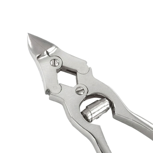Coupe-ongles en acier inoxydable, forme biseautée, pointe acérée, durable, pour adultes, style simple, fabriqué au Pakistan - Product Image 6