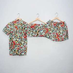 Conjunto de pijama de algodón indio con estampado floral para mujer y hombre, conjunto de pijama corto para verano, pijama de moda para mujer, personalizado. - Product Image 1