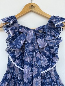 Blusa Bohemia de Punto a Rayas Azul Marino para Mujer con Cuello Redondo, Mangas Abullonadas, Cintura Fruncida y Dobladillo Peplum con Cinturón - Product Image 4