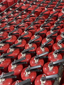 Extintor de Polvo ABC de 50 kg con Carro, Clasificación de Incendio 10A 144B C y 2 Años de Garantía - Protección Contra Incendios Moderna, Superventas - Product Image 2