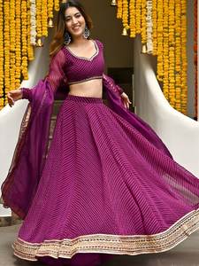 Elegante Lehenga Choli de Georgette Suave hasta el Suelo con Dupatta y Estampado Leheriya, Borde de Encaje Zari Rico para Fiestas y Eventos, Estilo Bollywood - Product Image 2