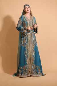 Kaftan marocain de luxe bleu turquoise avec broderie dorée et perles faites à la main, robe de mariée modeste - Product Image 2