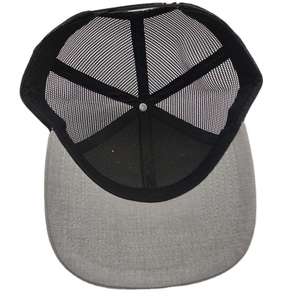 Gorra Trucker de Malla de Dos Tonos con Visera Curva, Clásica de 6 Paneles, Lisa y sin Estampado, con Logotipo Bordado Personalizado de Calidad Premium - Product Image 4