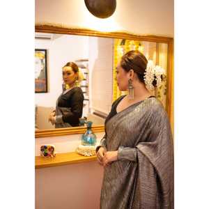 Vestido Sari Indio para Mujer, Diseño Moderno, Color Negro Metálico, Pantalones Ajustados Elásticos, Ropa Elegante Estilo Sari, Lavado a Mano - Product Image 5