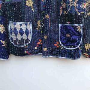 Veste en coton Kantha faite à la main avec broderie, manteau d'hiver court réversible à imprimé floral pour femmes - Product Image 4