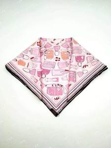 Collection en gros de foulards carrés tendance personnalisés, imprimés, doux au toucher soyeux, pour la mode, les couvre-chefs, les hijabs et les châles - Product Image 2