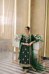 Conjunto de Kurti y Pantalón Bordados de Diseñador con Dupatta Rosa |   Traje Salwar Étnico para Mujer para Fiestas - Product Image 5