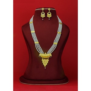 Ensemble de perles plaquées or avec la meilleure finition collier long artificiel nouvel ensemble de bijoux de perles traditionnelles ensemble d'imitation multicouche - Product Image 6