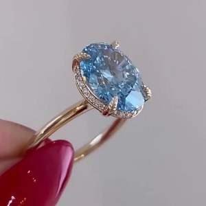 Anillo de Diamante Cultivado en Laboratorio con Corte Ovalado y Halo Oculto en Oro Amarillo de 14K, Joyería Fina para Mujer - Product Image 1