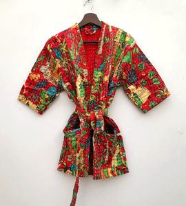 Nouveauté Veste courte imprimée farida kahlo rouge Veste Kantha Veste matelassée faite à la main Robe Kantha Manteau Kantha pour femmes - Product Image 6