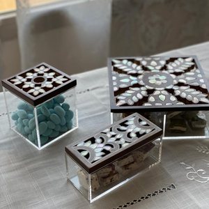 CrescentLuxe Porte-Desserts Ramadan – Boîte à Bonbons en Acrylique Haut de Gamme avec Incrustation de Nacre pour le Service de l'Iftar, les Cadeaux de l'Aïd et la Décoration Intérieure - Product Image 1
