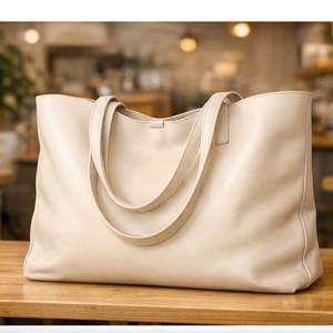 ce produit est semblable à un sac à main en cuir souple pour femme - Product Image 6