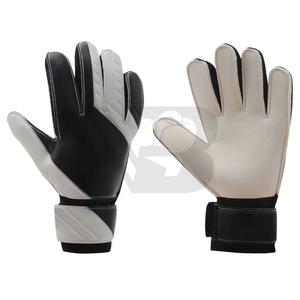 OEM Pakistan Manufacturing Goalkeeper Gloves Breathable Goalkeeper Football Gloves Latest Style Goalkeeper Gloves - Product Image 5