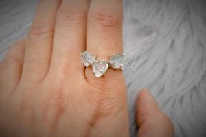 แหวนอะความารีนดิบทำมือประดับเงินแท้ทรงกรงเล็บ ดีไซน์เฉพาะตัว สำหรับผู้หญิง เป็นเครื่องประดับประจำเดือนมีนาคม แหวนอะความารีนโดดเด่น - Product Image 6