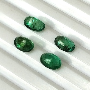 Émeraudes vertes calibrées de 2,65 carats, naturelles du Zambie, taille ovale 7x5 mm, facettées, translucides, lot de 4 pièces pour la fabrication de bijoux - Product Image 3