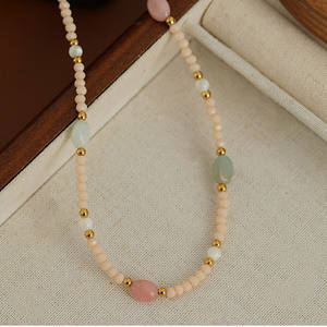 Collar de Mujer de Estilo Bohemio de Lujo, Cadena de Clavícula con Cuentas Finas de Piedra Natural de Color, Sensación de Alta Gama, Lujo Ligero y Exclusivo - Product Image 3