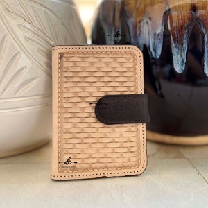 Nuevo diseñador de cuero para pasaporte, cuero mecanizado, estilo de patrón occidental, gran oferta, accesorios de viaje multifunción únicos - Product Image 1