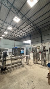 Planta de Tratamiento de Agua Mineral de 2000 BPH, Alta Productividad, Fabricación Automática de Bebidas, Motor Eléctrico, Engranaje PLC, Botellas de Plástico - Product Image 4