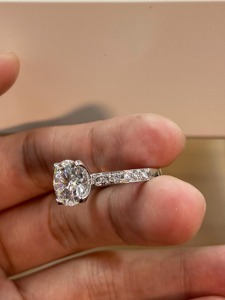 แหวนเพชรทรงกลม 3 กะรัต เพชรเลี้ยงในห้องปฏิบัติการ ประดับเพชรแบบพาเว่ ครึ่งวงนิรันดร์ ดีไซน์เรียบหรู ประดับเพชรฝรั่งเศสแบบซ่อน 14k ทองคำขาว - Product Image 3