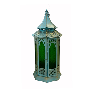 Lanterne à bougie hexagonale marocaine en bronze suspendue, avec dôme en filigrane, anneau de finition en verre texturé ambré et poignée en arche, pour décoration de table - Product Image 4