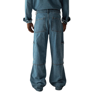 Jean cargo homme coupe droite en denim délavé clair avec poches utilitaires, jambe large, style streetwear décontracté, pour le quotidien - Product Image 2