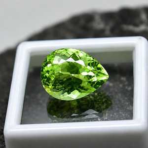 Piedra preciosa de peridoto con corte en forma de pera, verde brillante, certificada, piedra suelta, cristal natural para la fabricación de joyas. - Product Image 1