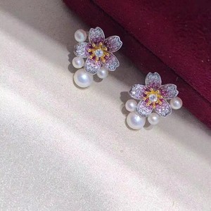Ensemble de bijoux en perles d'eau douce de style fleur de cerisier, comprenant un pendentif, des boucles d'oreilles et une bague - Design artisanal - Product Image 1