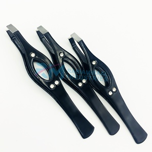 Juego de tijeras para cutículas y pinzas para cejas RMI de primera calidad con punta plateada y acabado en polvo negro mate / Tijeras de resorte - Product Image 3