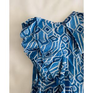 Blusa Boho de Algodón Estampada Azul para Mujer con Mangas con Volantes en Capas, Top de Verano Suave y Transpirable - Product Image 4