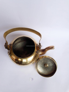 Hervidor de té de latón hecho a mano para cocina india tradicional, hervidor de agua de latón de estilo antiguo con asa para té y café - Product Image 2