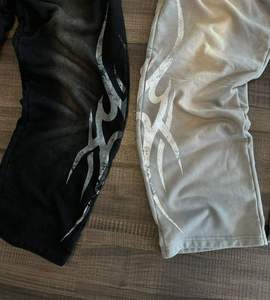 Pantalon de survêtement vintage personnalisé pour homme en molleton bouclette 100 % coton, taille élastique, coupe évasée, imprimé sérigraphié effet vieilli, effet pierre, pour l'hiver - Product Image 4