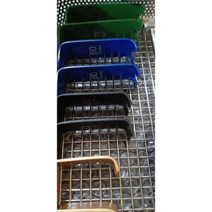 Système de rétracteur cervical antérieur Trimline d'Azicon, ensemble de lames en titane auto-fixantes, équipement de chirurgie spinale - Product Image 5