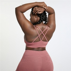 Conjunto deportivo corto de diseño personalizado para mujer, para yoga, gimnasio, entrenamiento, con cintura elástica, talla grande, conjunto de sujetador deportivo y pantalones cortos. - Product Image 5