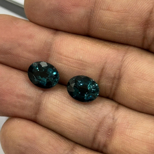 Paire de tourmalines indigo naturelles, taille ovale, 6 carats, pierres précieuses indigolite, qualité AAA, non traitées, origine Madagascar, bijoux fins rares - Product Image 3