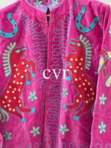 เสื้อโค้ทกำมะหยี่ปักมือสไตล์จีน คอจีน แขนยาว ลายสัตว์ ไซส์ใหญ่ เสื้อคลุมฤดูหนาวสำหรับผู้หญิง - Product Image 5