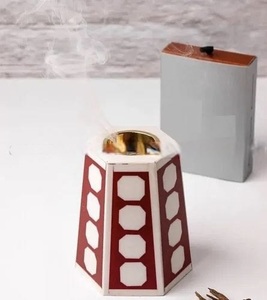 Juego de Bandeja y Caja para Incienso Aromático de Madera de Pino y Cuerno de Hueso Hecho a Mano en India de ILAHI, Incienso Regional del Uttar Pradesh para Todas las Estaciones - Product Image 6