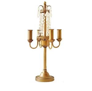 Candelabro vintage de latón de cinco brazos que destaca con elegantes hilos de cuentas de cristal colgantes, disponible a precios de mayorista. - Product Image 1