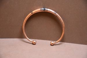 Bracelet manchette en cuivre rouge Tuareg fait main, design berbère, bijoux artisanaux - Product Image 6