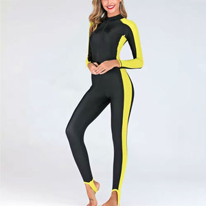 Combinaison de bain intégrale en néoprène pour femme, noire et jaune, à manches longues, taille haute, séchage rapide, coupe ajustée - Product Image 1