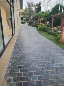 Pavés de sol en pierre bleue foncée naturelle, finition polie, aménagement paysager de cour, Vietnam - Product Image 4