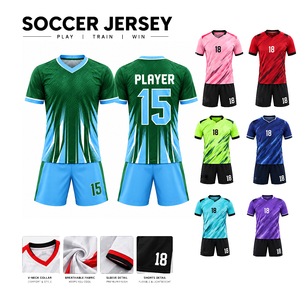 Tenue de football personnalisée vert-bleu géométrique sublimée, anti-humidité, 100 % polyester, manches courtes, coupe classique pour homme adulte - Product Image 5