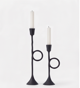Portavelas Negro de Diseño Contemporáneo con Forma de Trompeta, Texturizado, Artístico, Escultural, Decorativo - Product Image 4